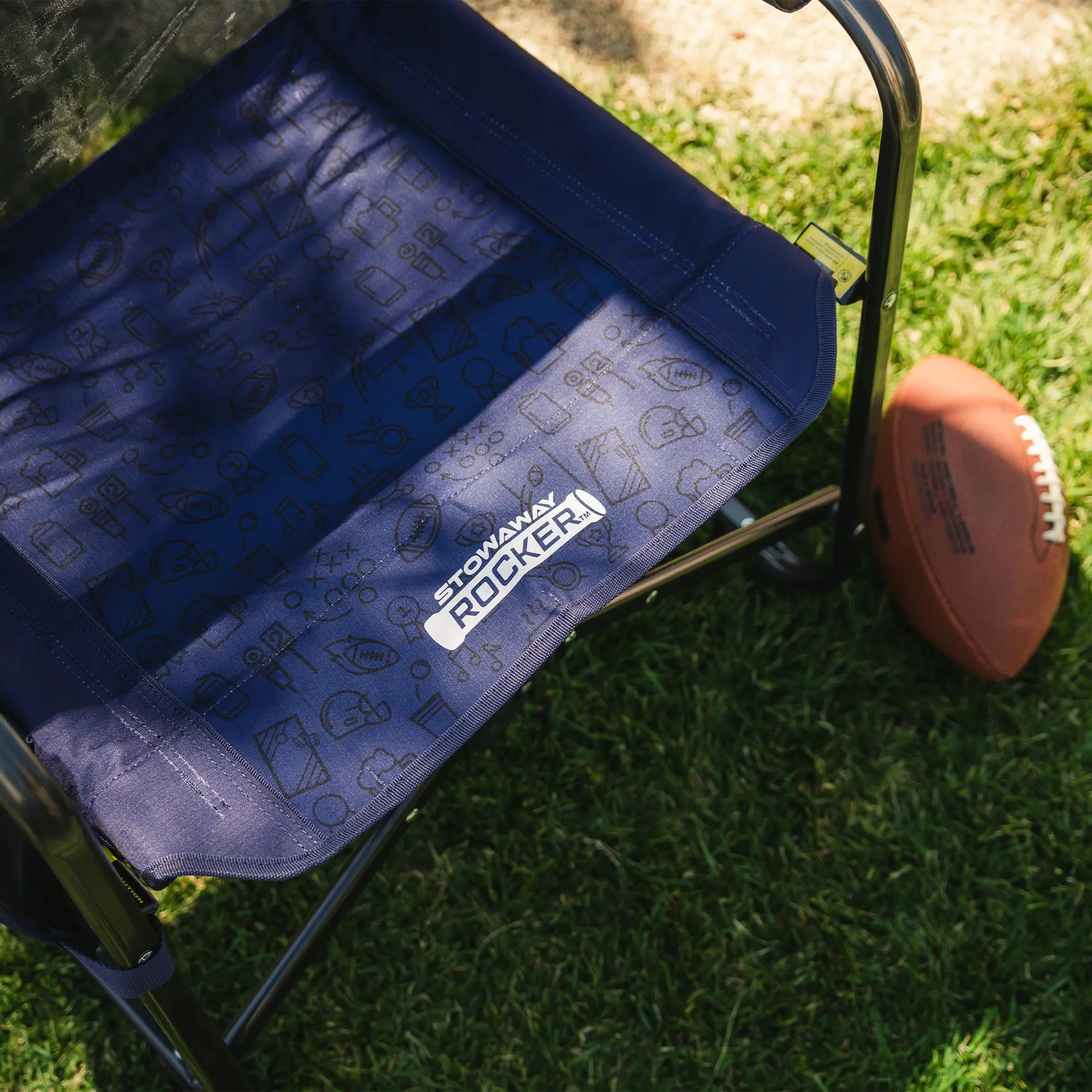 Stowaway-Rocker-Tailgater-Lifestyle-6-2000x2000-1